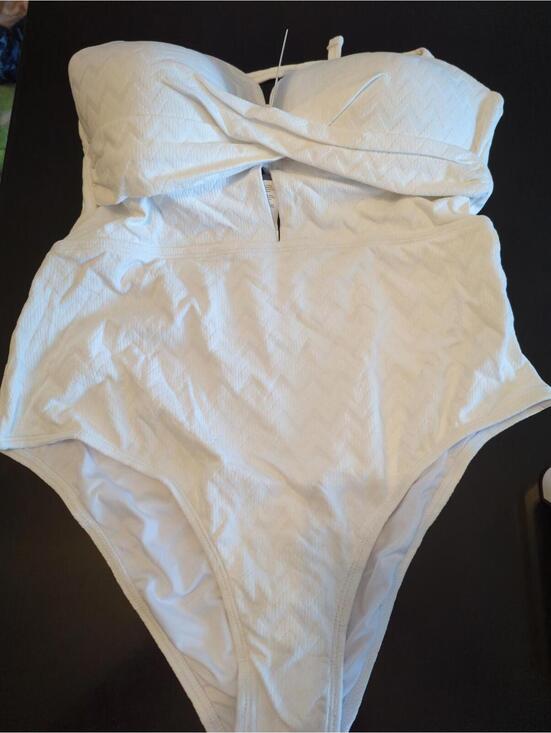 Cupshe Other - Cupshe White One-Piece Swimsuit Size Large 711